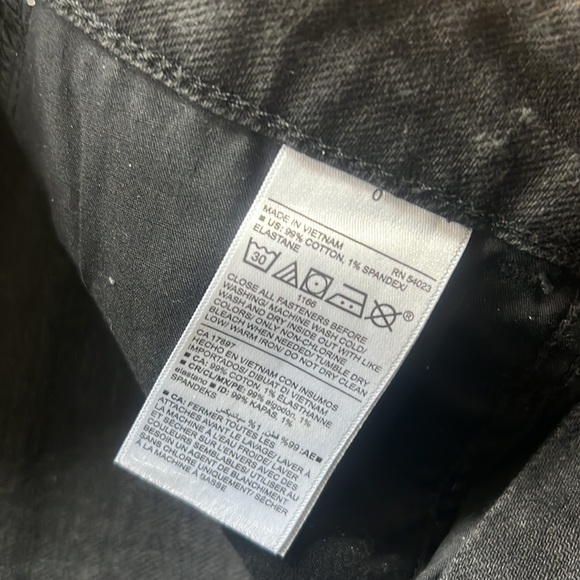 NWT Old Navy Jean Shorts in Black | 0 - Picture 4 of 4